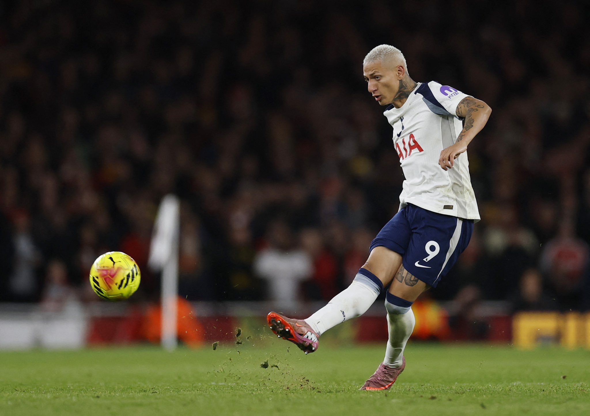 Tottenham in Trouble: Spurs Knocked Out of the FA Cup and Sinking into a Deep Crisis